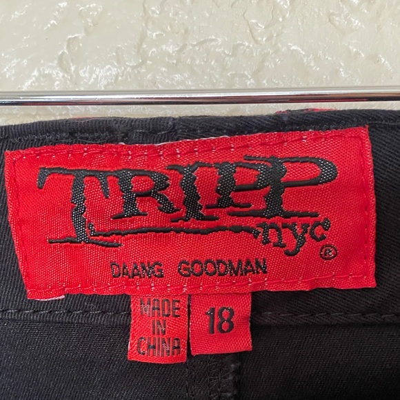 #TNYC273- NWT - Tripp NYC Black Pants with Red Lace-Up Accents- 18 - Picture 3 of 9